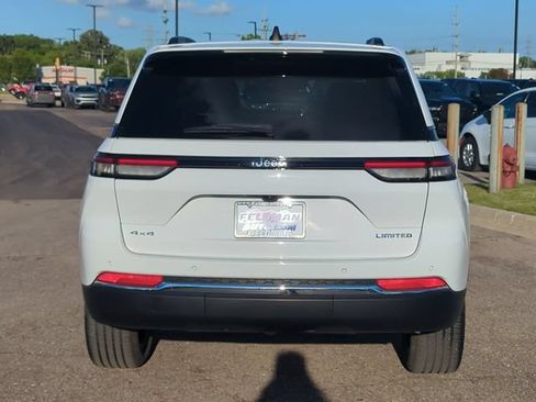 Used 2023 Jeep Grand Cherokee Limited AWD/4WD image 4
