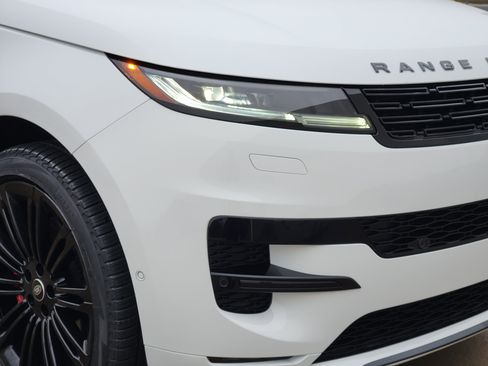 Certified 2024 Land Rover Range Rover Sport Dynamic SE image 8