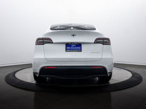 Used 2021 Tesla Model Y Long Range image 19