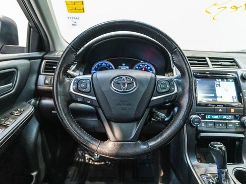 Used 2016 Toyota Camry XLE FWD image 16