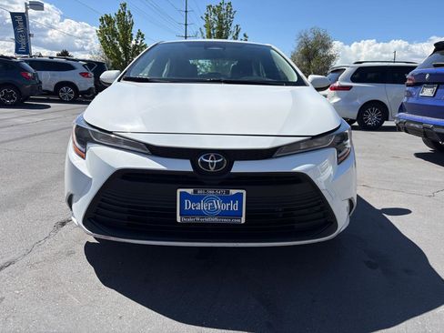 Used 2023 Toyota Corolla LE w/ Carpet Mat Package (TMS) FWD image 2