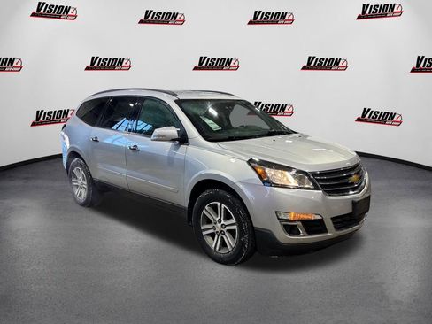 Used 2016 Chevrolet Traverse LT image 3