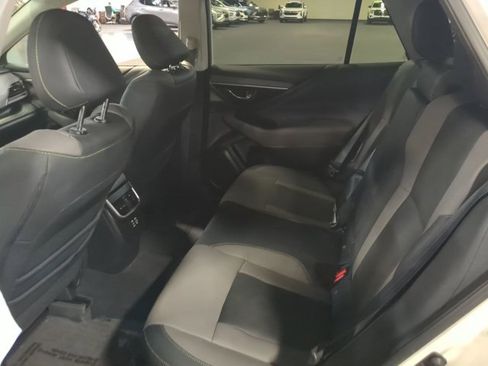 Used 2025 Subaru Outback Onyx Edition image 14