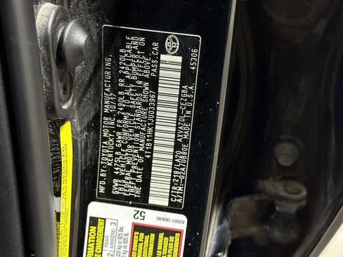 Used 2018 Toyota Camry XLE FWD image 27