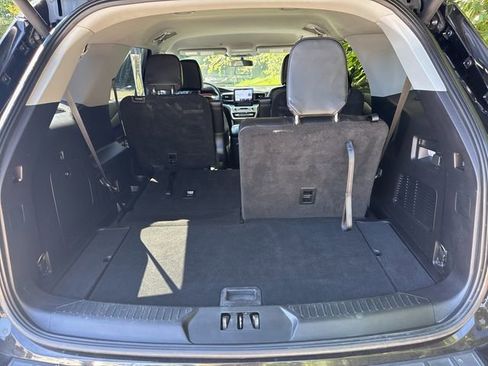 Used 2022 Ford Explorer XLT w/ Equipment Group 202A image 16