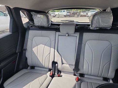 New 2025 Ford Escape SE w/ PHEV Premium Package image 18