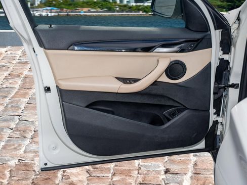 Used 2019 BMW X1 sDrive28i image 11