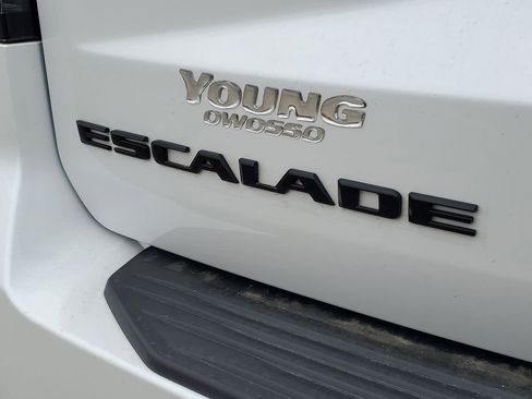Certified 2023 Cadillac Escalade Sport w/ LPO, ONYX Package AWD/4WD image 34