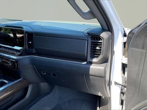 Used 2023 Chevrolet Silverado 1500 RST AWD/4WD image 18