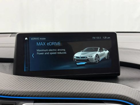 Used 2019 BMW i8 Roadster AWD/4WD image 22
