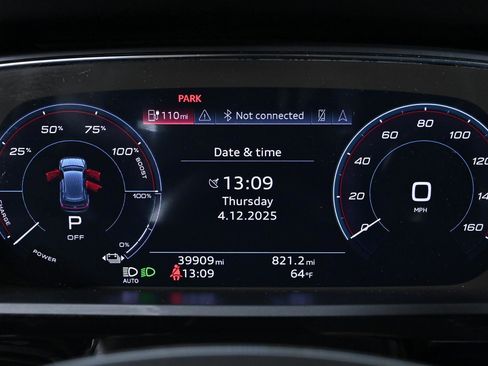 Used 2022 Audi e-tron Chronos image 14