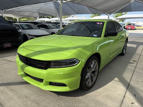 Used 2023 Dodge Charger SXT w/ Plus Group RWD image 2