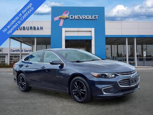 Used 2016 Chevrolet Malibu LT w/ Leather Package FWD image 3