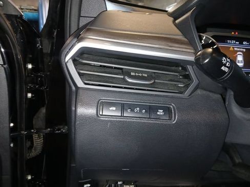 Used 2025 Nissan Altima 2.5 SV FWD image 17