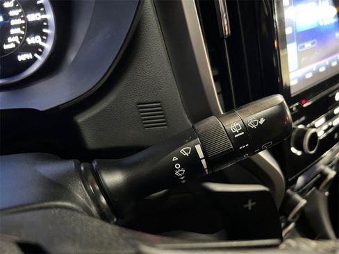 Used 2019 Subaru Ascent Limited image 38