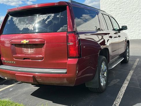 Used 2016 Chevrolet Suburban LT w/ Luxury Package AWD/4WD image 3