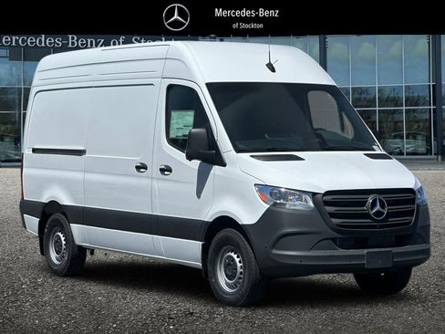 New 2025 Mercedes-Benz Sprinter 2500 image 1