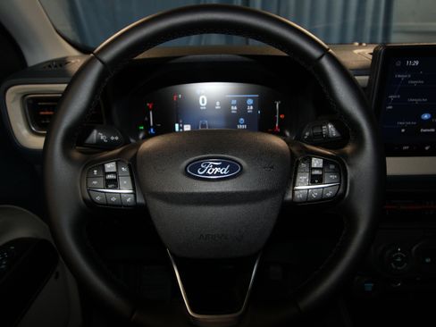 New 2026 Ford Maverick Lariat image 9