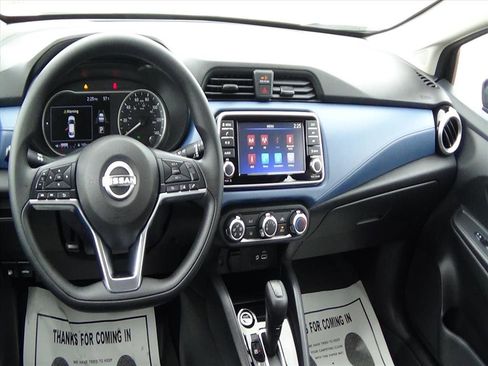 Used 2025 Nissan Versa SV image 12