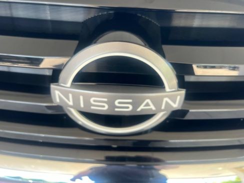Used 2022 Nissan Pathfinder Platinum AWD/4WD image 32