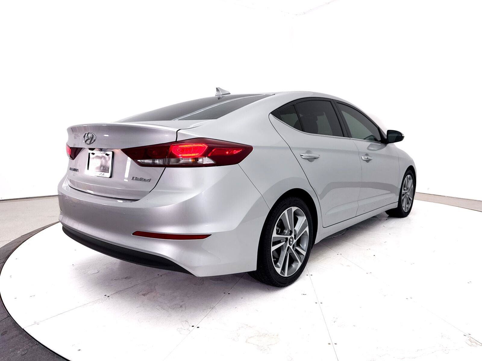 Used 2017 Hyundai Elantra Limited FWD image 17