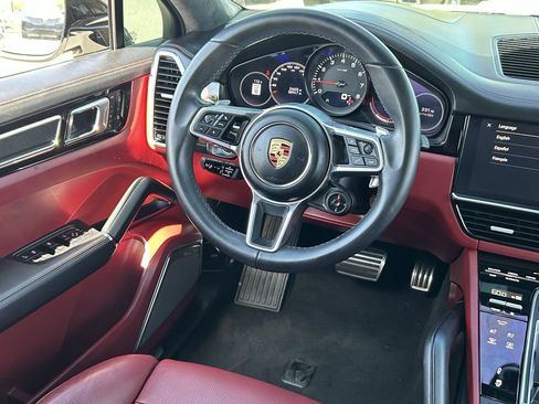 Used 2022 Porsche Cayenne S AWD/4WD image 18