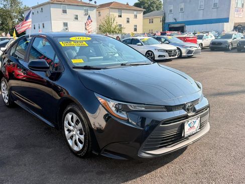 Used 2023 Toyota Corolla LE FWD image 2