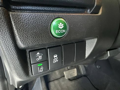Used 2018 Honda Fit EX image 16