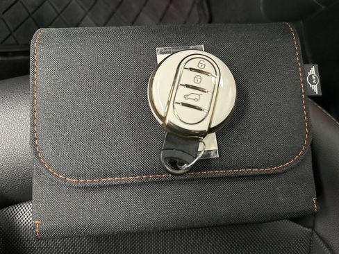 Used 2023 MINI Cooper 2-Door Hardtop image 37