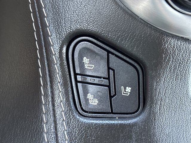 Used 2019 GMC Yukon XL SLT AWD/4WD image 38