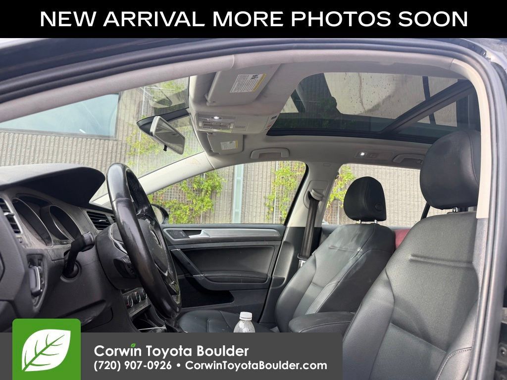 Used 2016 Volkswagen Golf SE w/ Lighting Package FWD image 11