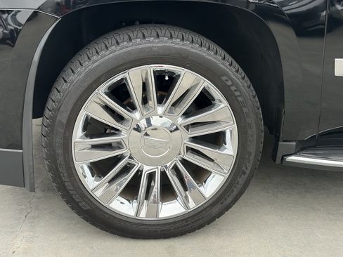 Used 2019 Cadillac Escalade Luxury AWD/4WD image 8