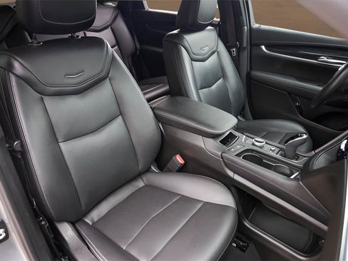 Used 2023 Cadillac XT5 Premium Luxury image 32