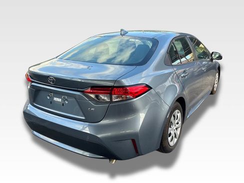 Used 2020 Toyota Corolla LE FWD image 4