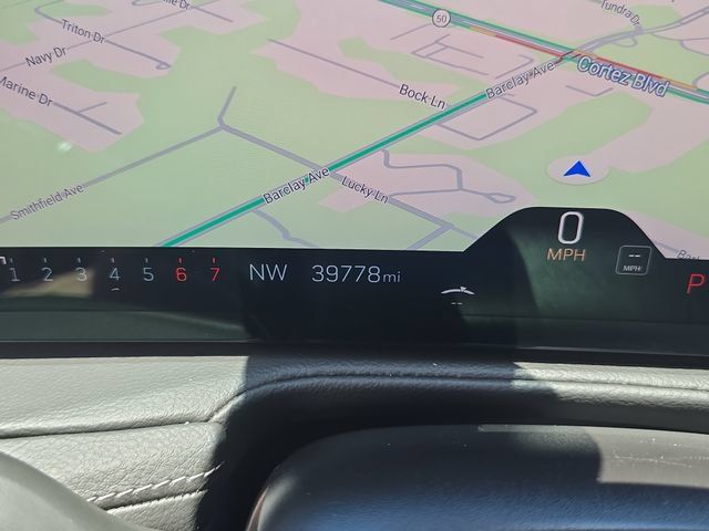 Used 2025 Cadillac XT4 Premium Luxury FWD image 26