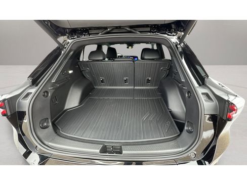 Certified 2025 Chevrolet Equinox EV LT image 29