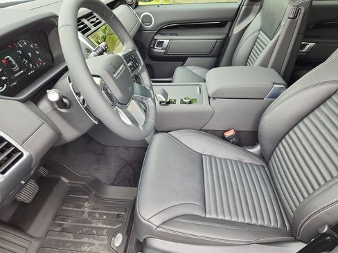 New 2026 Land Rover Discovery S AWD/4WD image 23