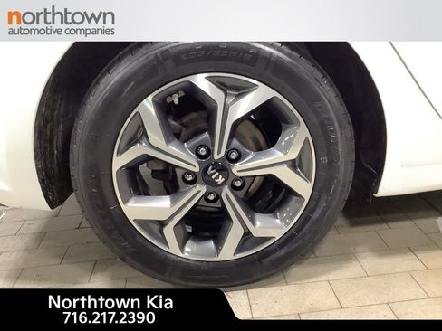 Certified 2020 Kia Forte LXS image 24