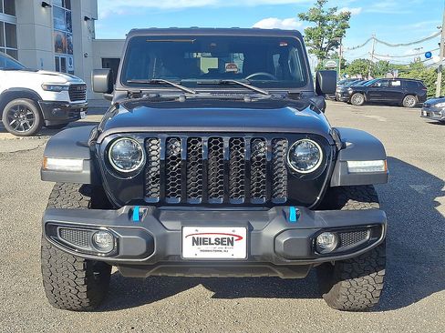 Used 2024 Jeep Wrangler Unlimited AWD/4WD image 35