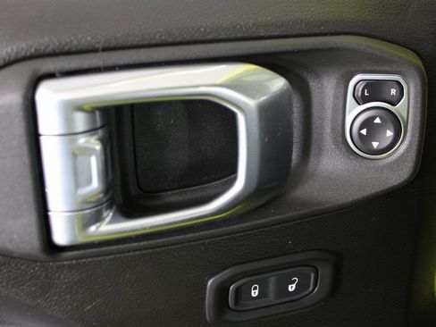 Used 2022 Jeep Wrangler Unlimited Rubicon 4xe image 18