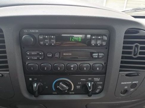 Used 1998 Ford F150 XLT image 18