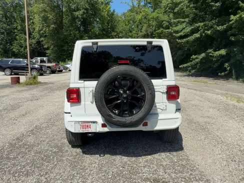 Used 2021 Jeep Wrangler Unlimited Sahara AWD/4WD image 7