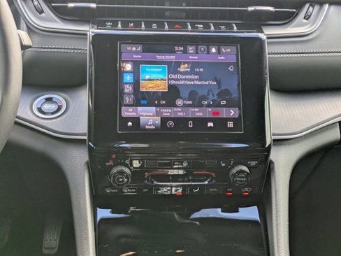 New 2025 Jeep Grand Cherokee L Altitude image 16