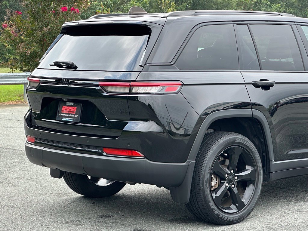 Used 2023 Jeep Grand Cherokee Altitude AWD/4WD image 43