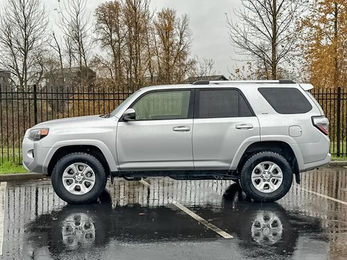 Used 2024 Toyota 4Runner SR5 image 7