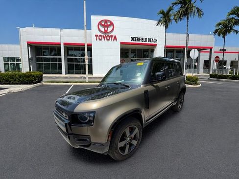 Used 2023 Land Rover Defender 110 X AWD/4WD image 4