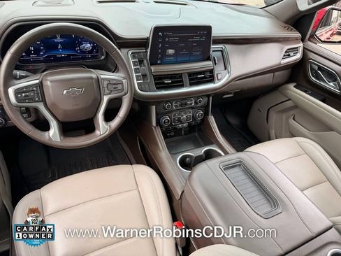 Used 2024 Chevrolet Tahoe Z71 w/ Luxury Package AWD/4WD image 9