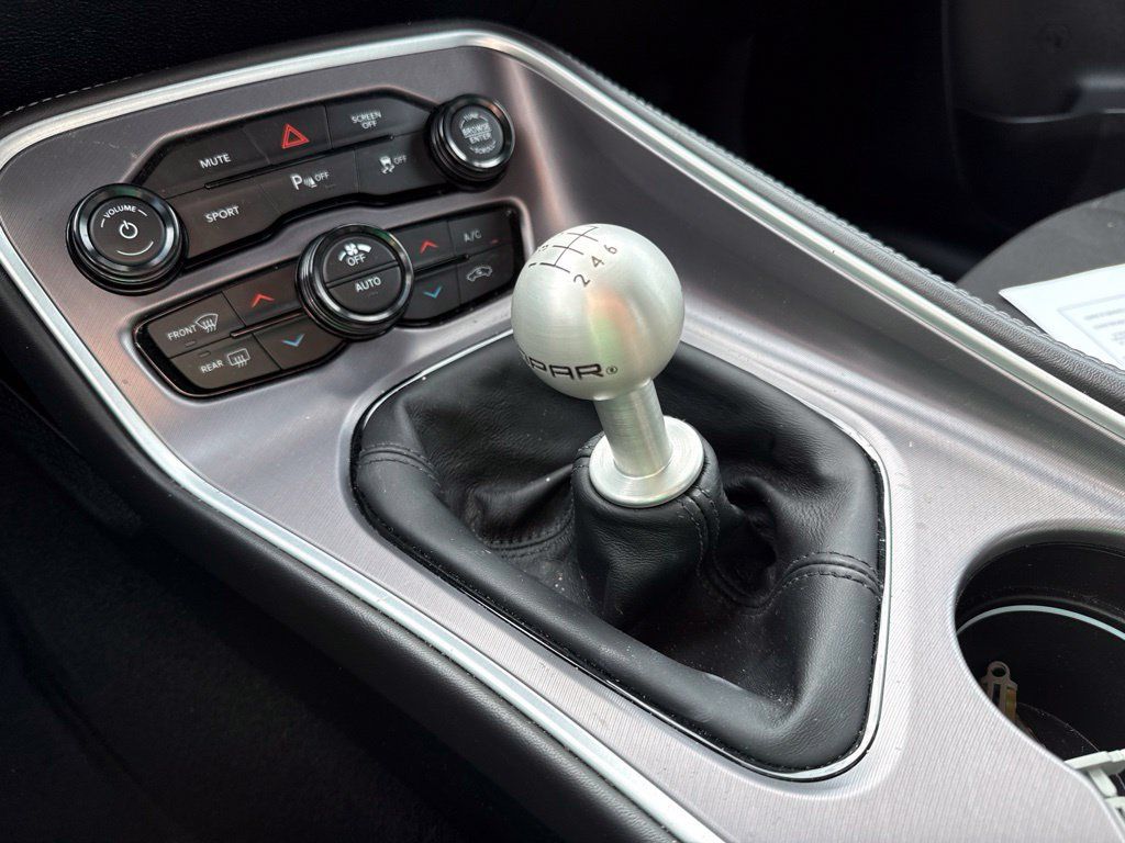 Used 2019 Dodge Challenger R/T RWD image 22