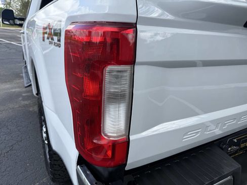 Used 2019 Ford F250 XLT w/ XLT Premium Package image 15