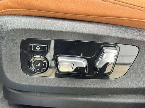 Used 2026 BMW X7 xDrive40i AWD/4WD image 18